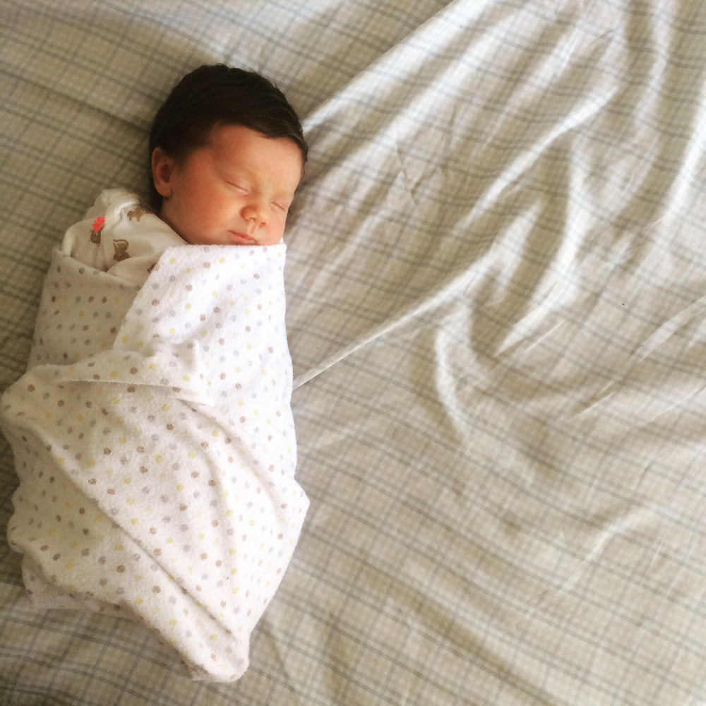 To Swaddle or Not to Swaddle? 🌟🤱